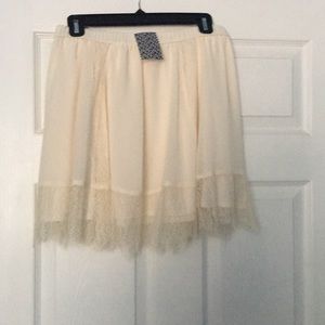 Lace skirt